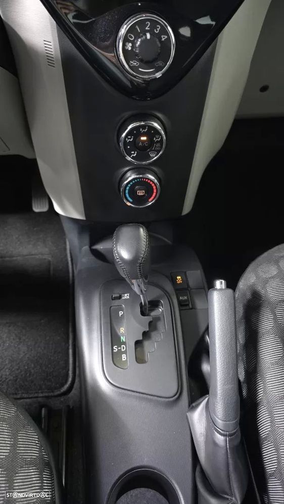 Toyota iQ 1.0 VVT-i 2 MultiDrive - 9