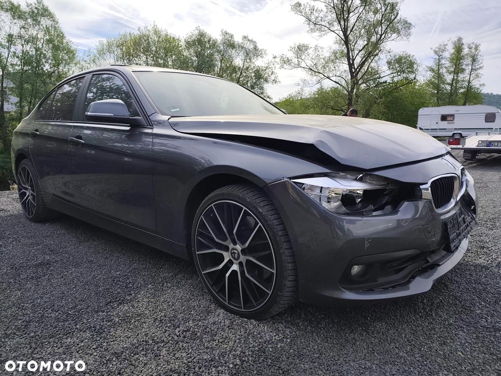 BMW Seria 3 330d xDrive Luxury Line - 7