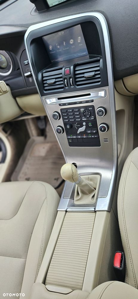 Volvo XC 60 DRIVe Momentum - 13