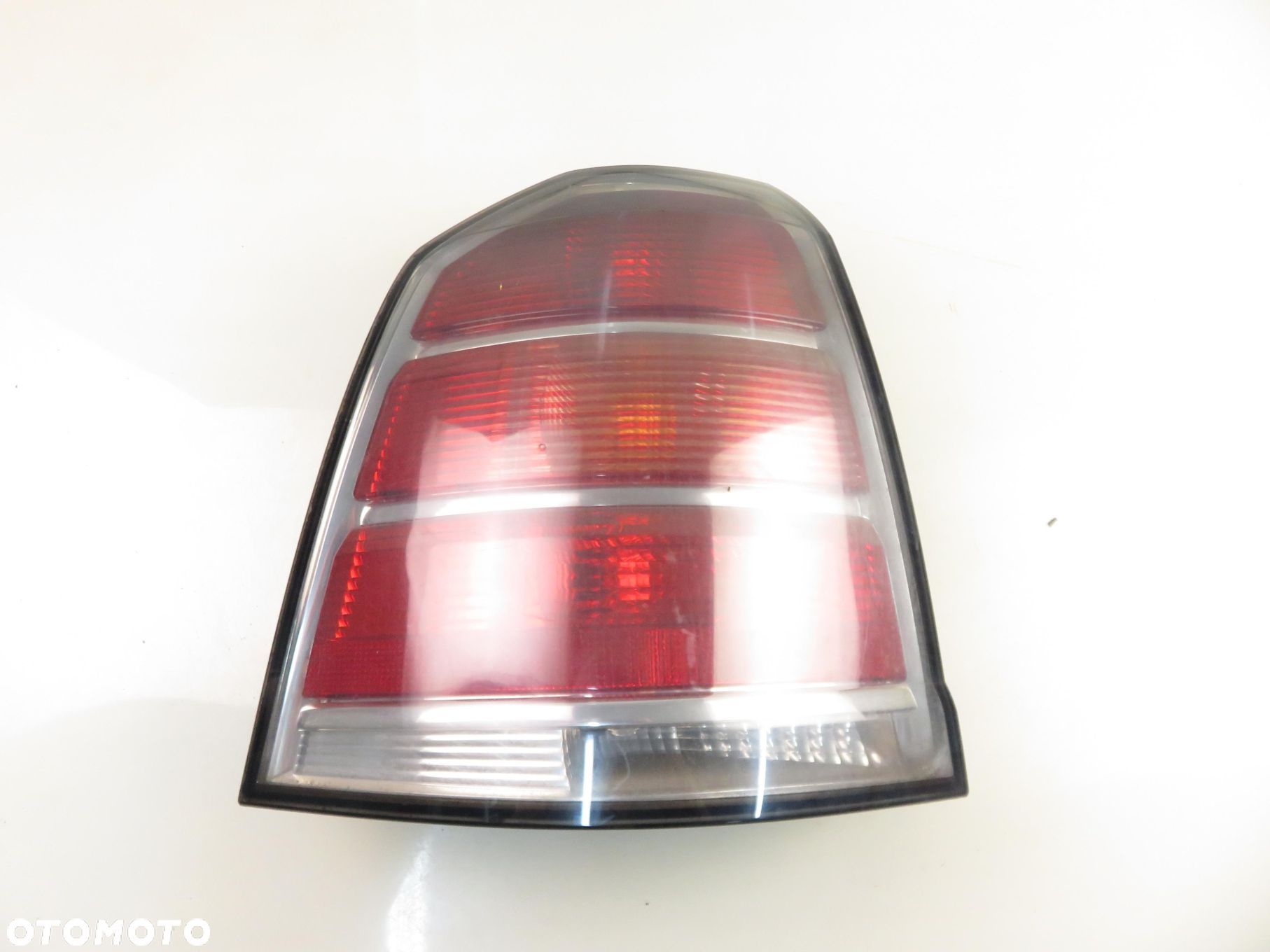 LAMPA LEWA TYLNA OPEL ZAFIRA B (A05) 24451841 - 1