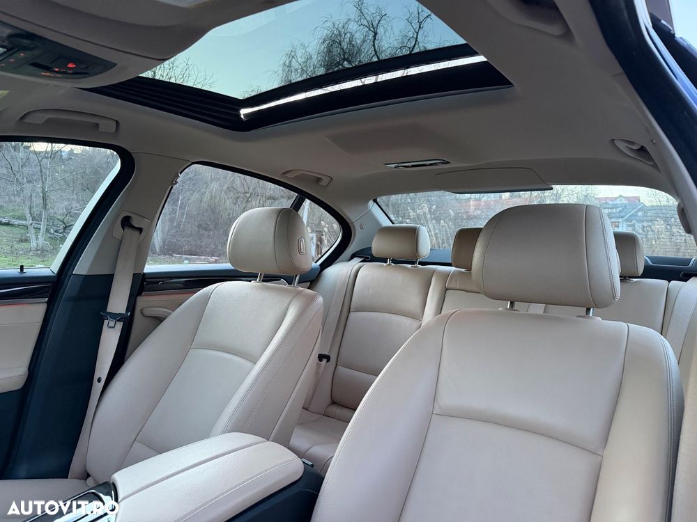 BMW Seria 5 535i xDrive - 24