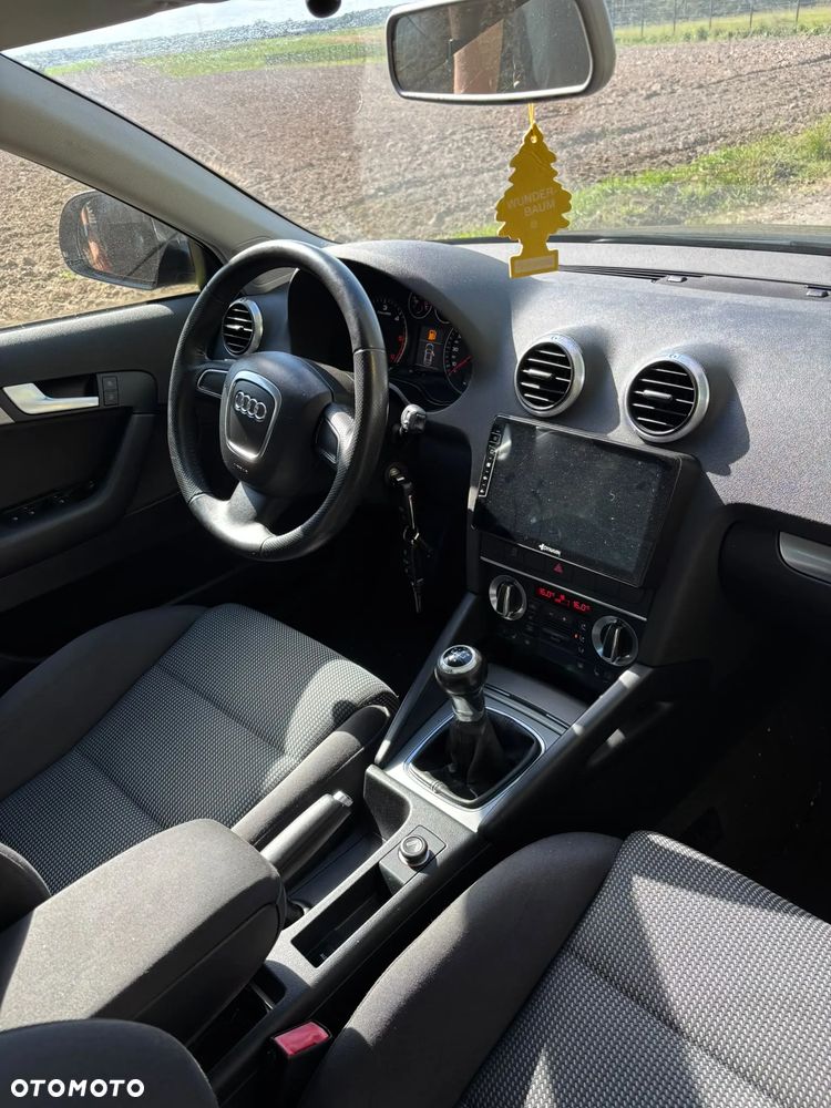 Audi A3 Sportback 1.6 TDI DPF Attraction - 14