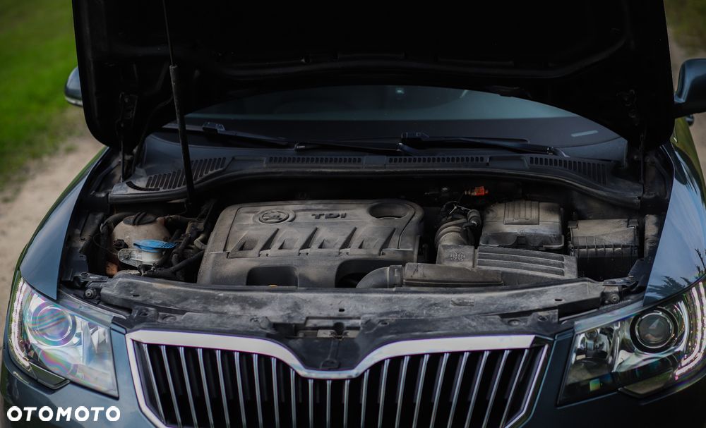Skoda Superb 2.0 TDI Elegance DSG - 10