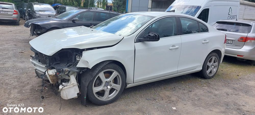 Volvo S60 D2 Momentum - 1