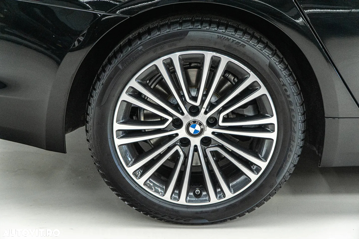 BMW Seria 5 520i Aut. Sport Line - 41