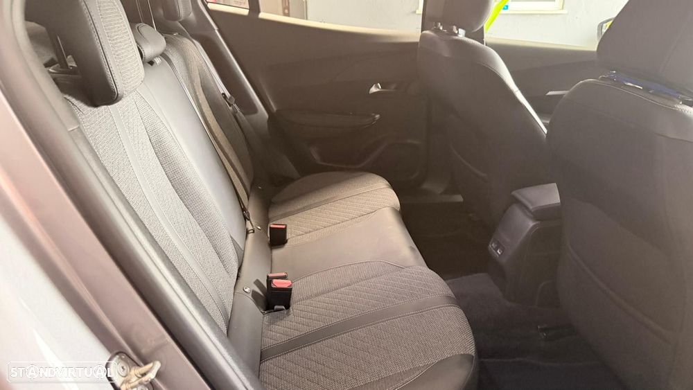 Peugeot 2008 1.2 PureTech Allure - 39