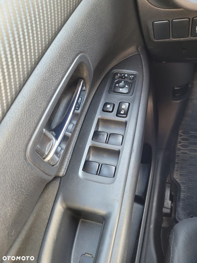 Mitsubishi Outlander 2.0 Intense 2WD - 13