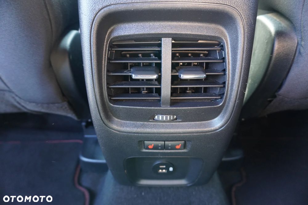 Ford Kuga 1.5 EcoBoost ST-LINE - 29