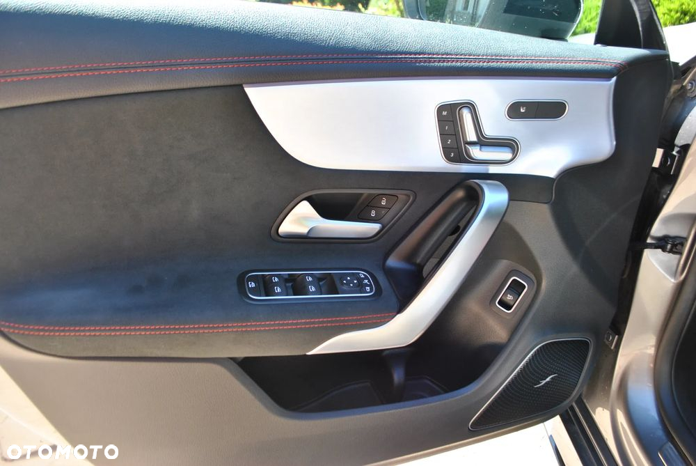 Mercedes-Benz CLA AMG 35 4-Matic 7G-DCT - 15