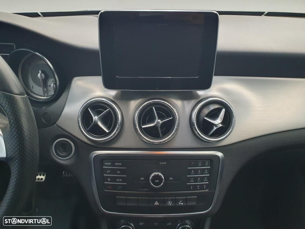 Mercedes-Benz CLA 200 d AMG Line - 15