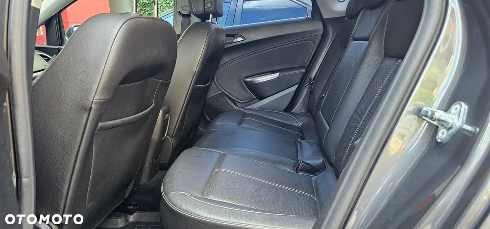 Opel Astra 1.6 T Cosmo - 21