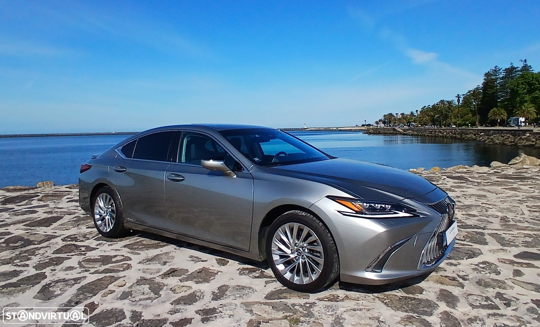 Lexus ES 300h - 8