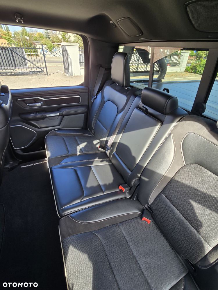 Dodge RAM 5.7 4x4 - 23
