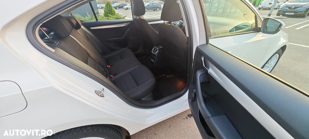 Skoda Octavia 1.6 TDI Active - 9