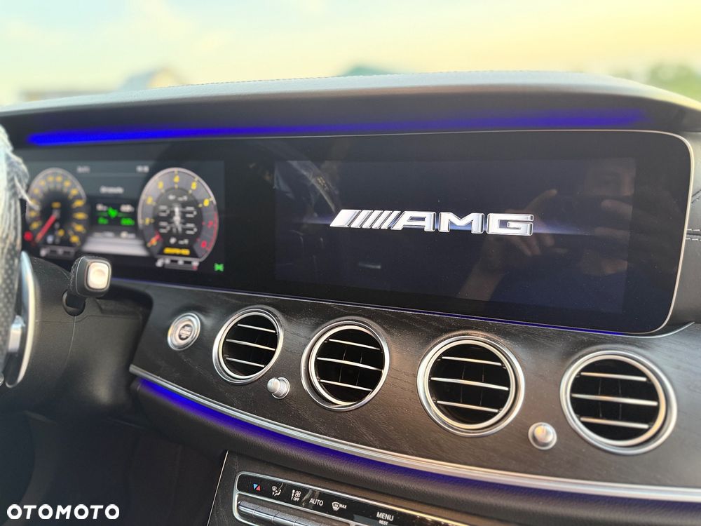Mercedes-Benz Klasa E AMG 53 4Matic+ AMG Speedshift TCT-9G - 19