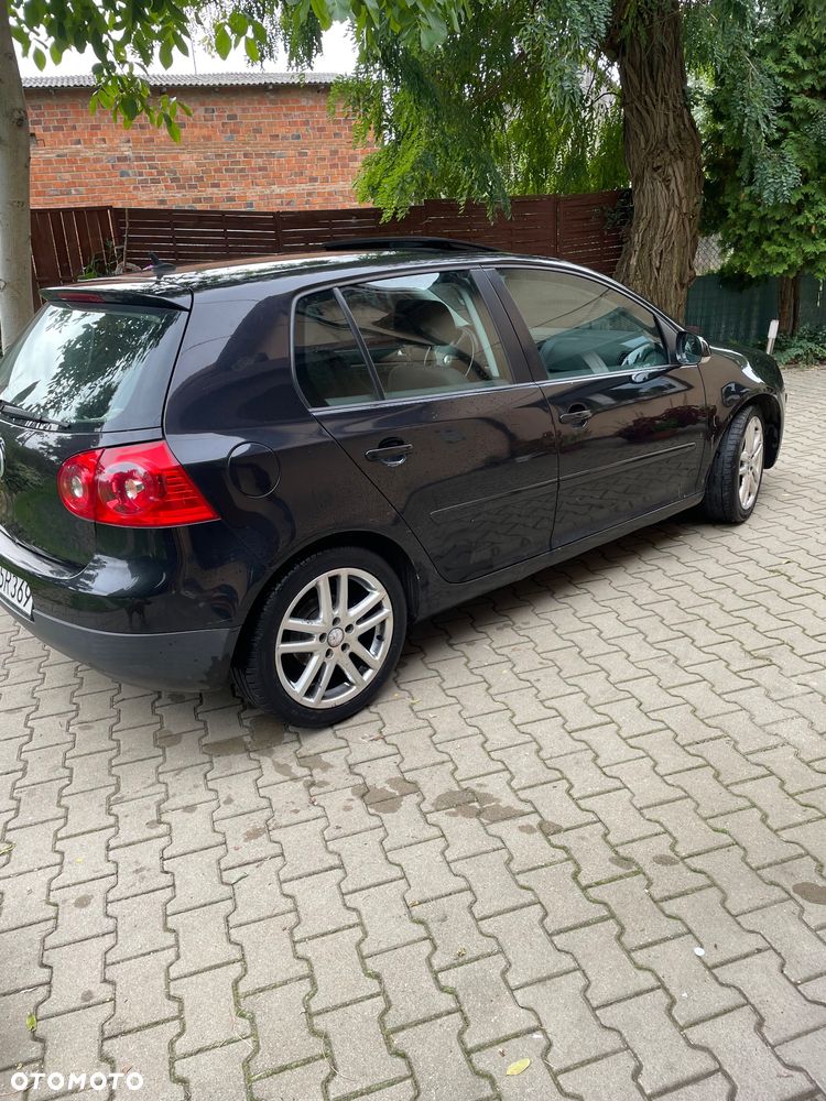 Volkswagen Golf 1.6 FSI Sportline - 3