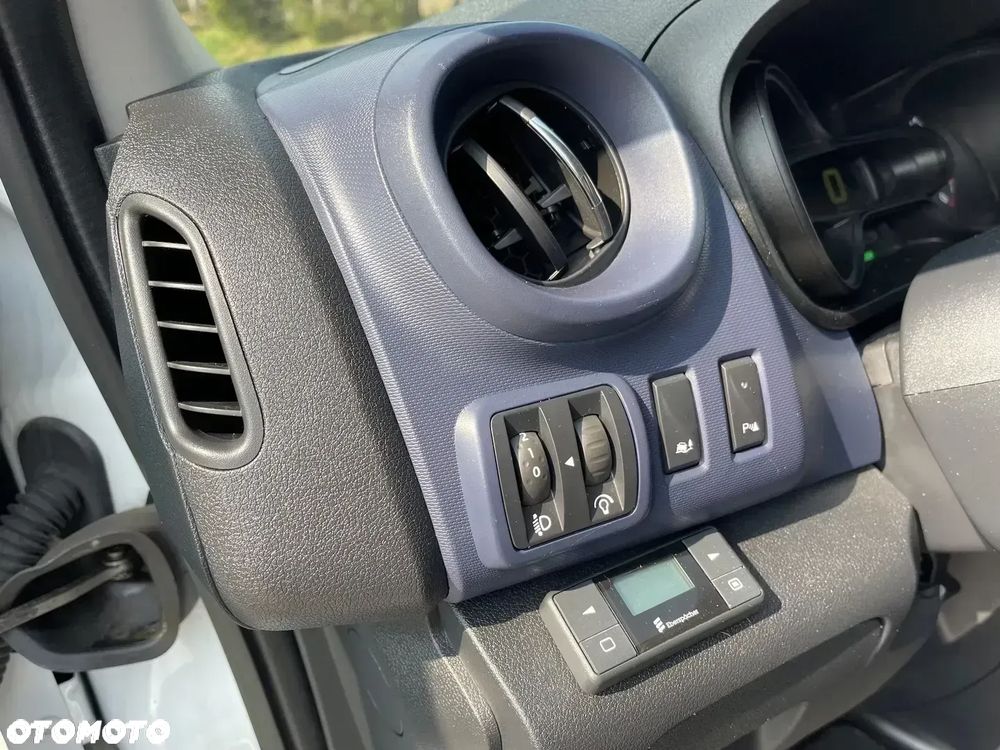 Opel Vivaro - 16