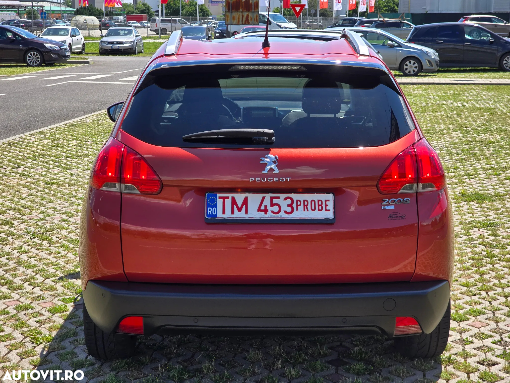Peugeot 2008 1.2 e-VTi STT ETG Allure - 12