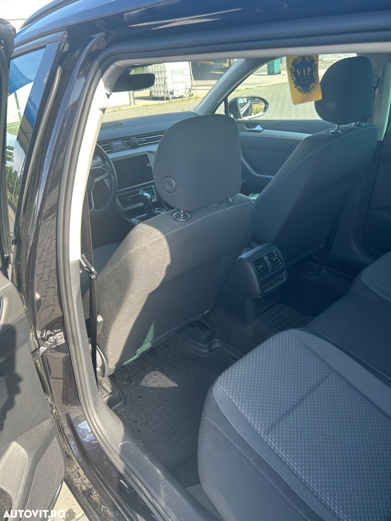 Volkswagen Passat Variant 2.0 TDI DSG Trendline - 11
