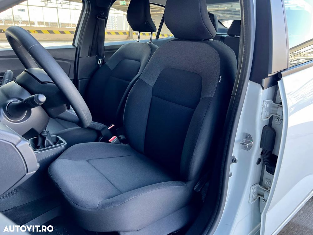 Dacia Logan TCe 90 Essential - 11