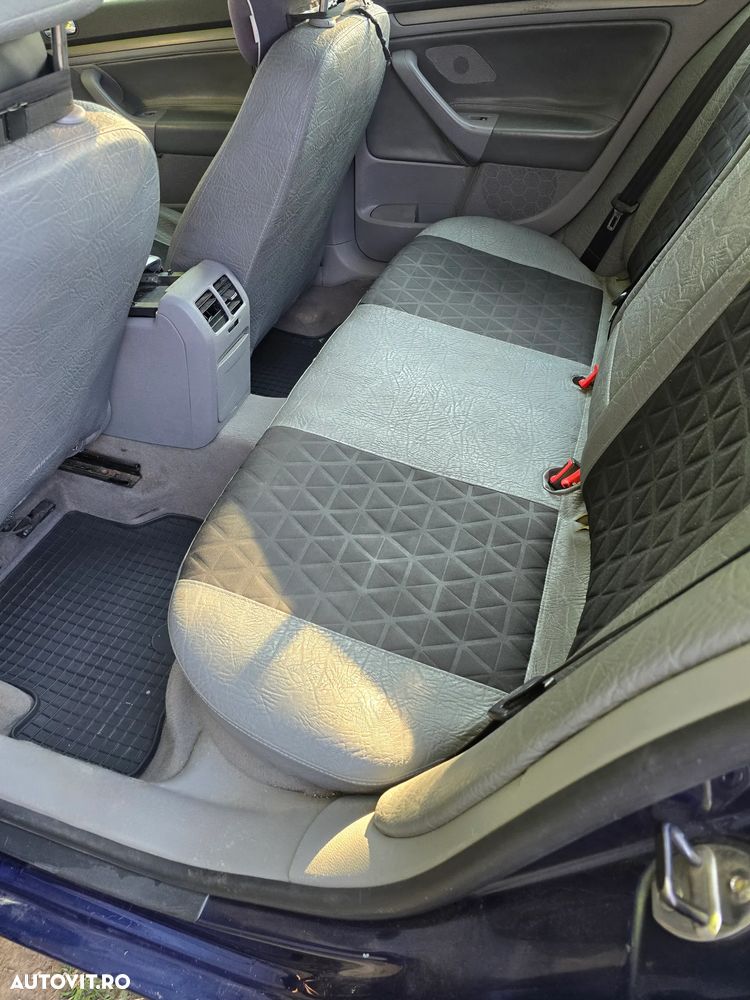 Volkswagen Golf 2.0 TDI DSG Comfortline - 10