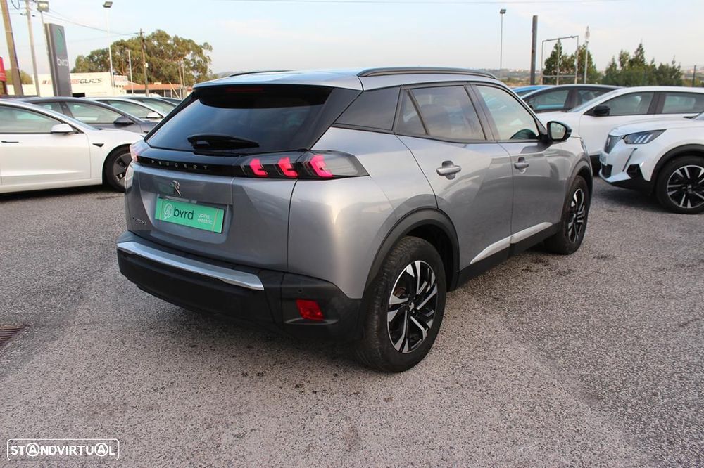 Peugeot e-2008 Allure - 13