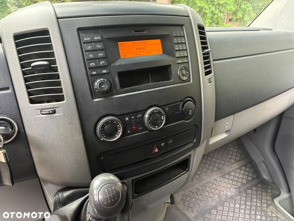 Mercedes-Benz Sprinter 511CDI KOŁA BLIŻNIAKI SKRZYNIOWY - 24