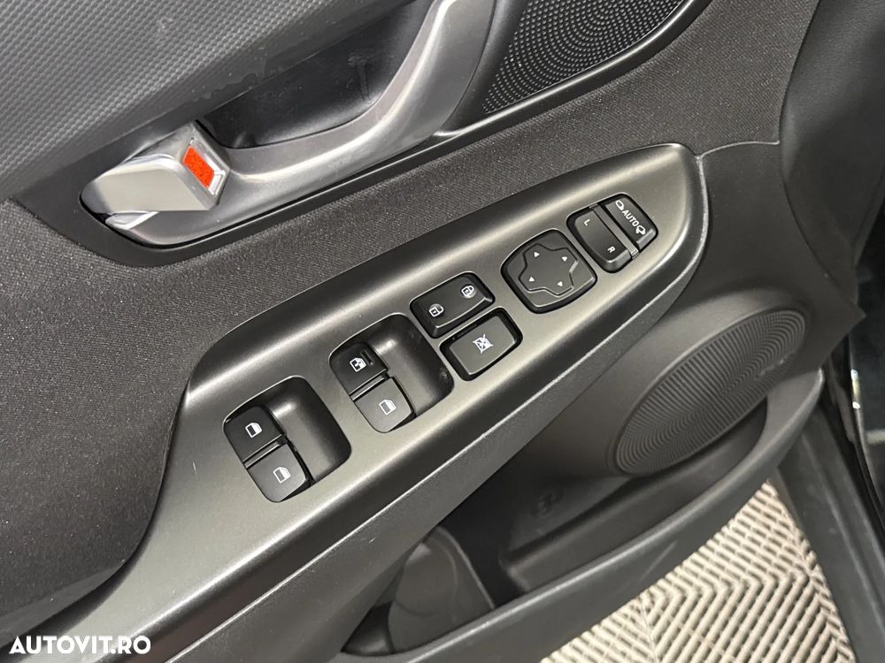 Hyundai KONA - 15