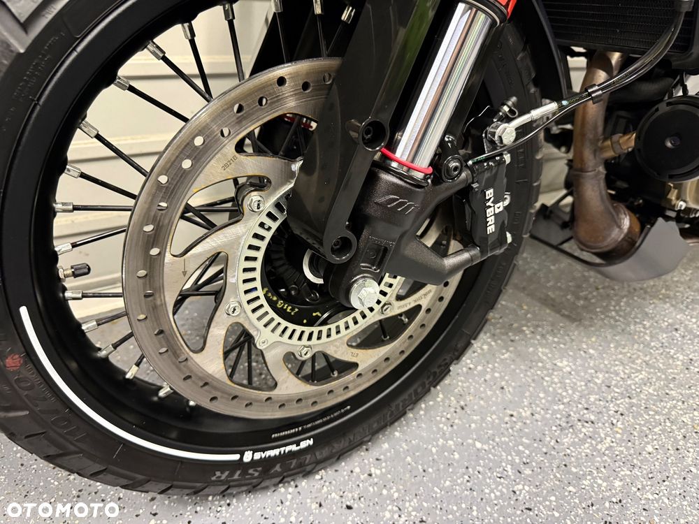 Husqvarna Svartpilen - 18
