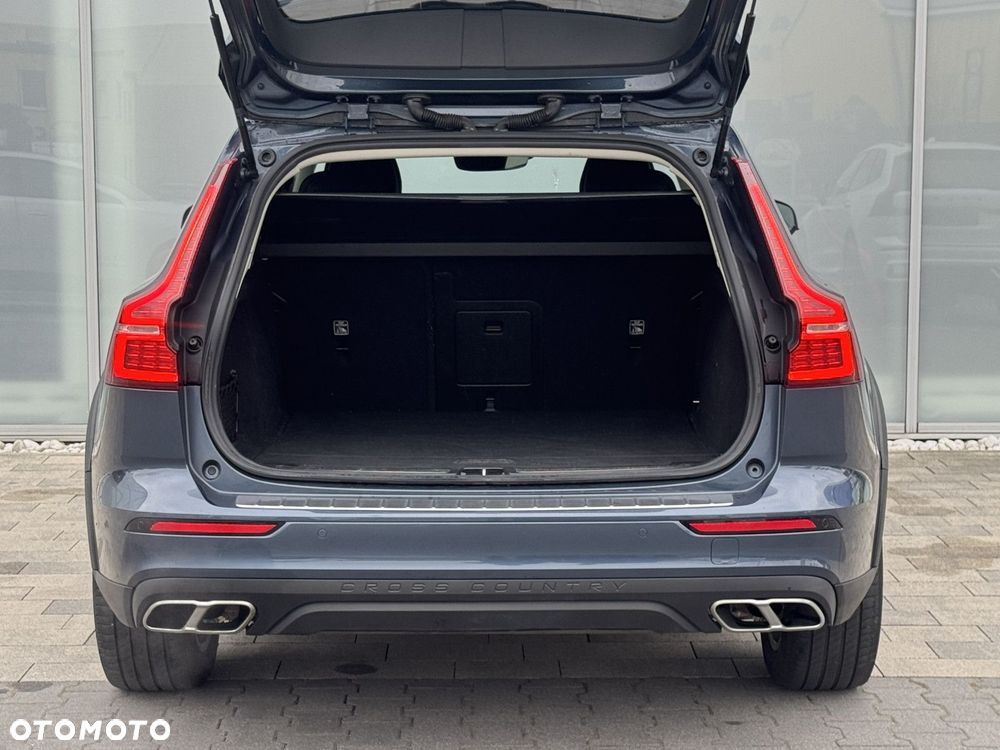 Volvo V60 Cross Country - 34
