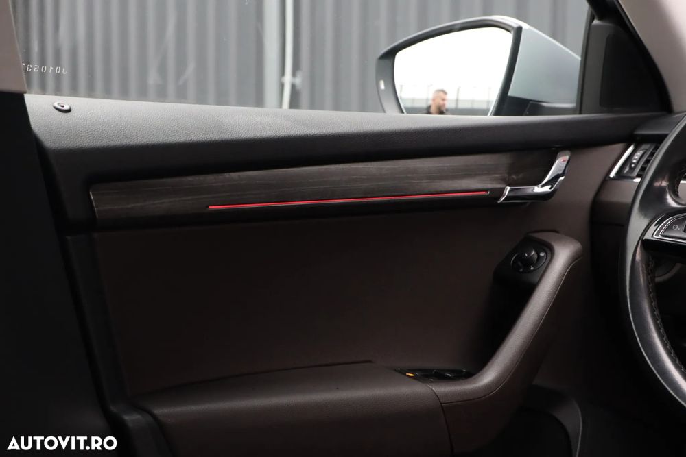 Skoda Octavia 2.0 TDI (Green tec) 4x4 DSG Scout - 16