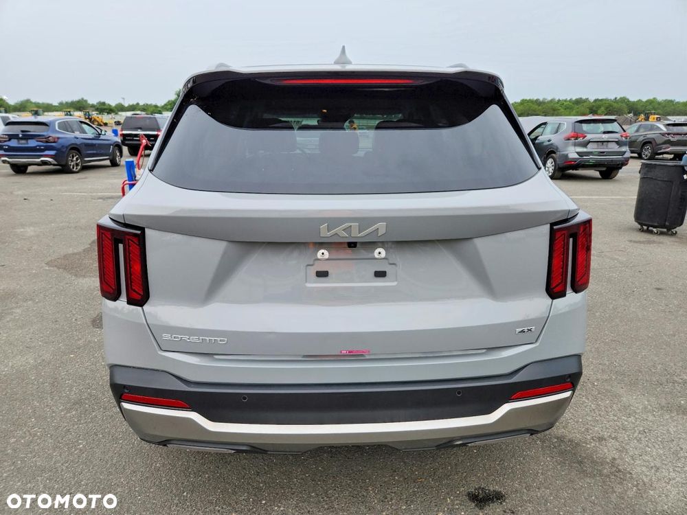 Kia Sorento - 6