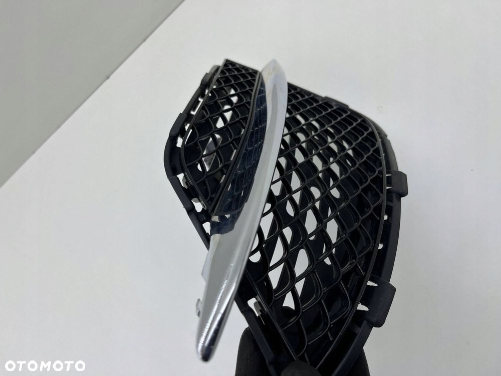 MERCEDES W222 KRATKA ZDERZAKA PRAWA PRZÓD A2228850254 - 4