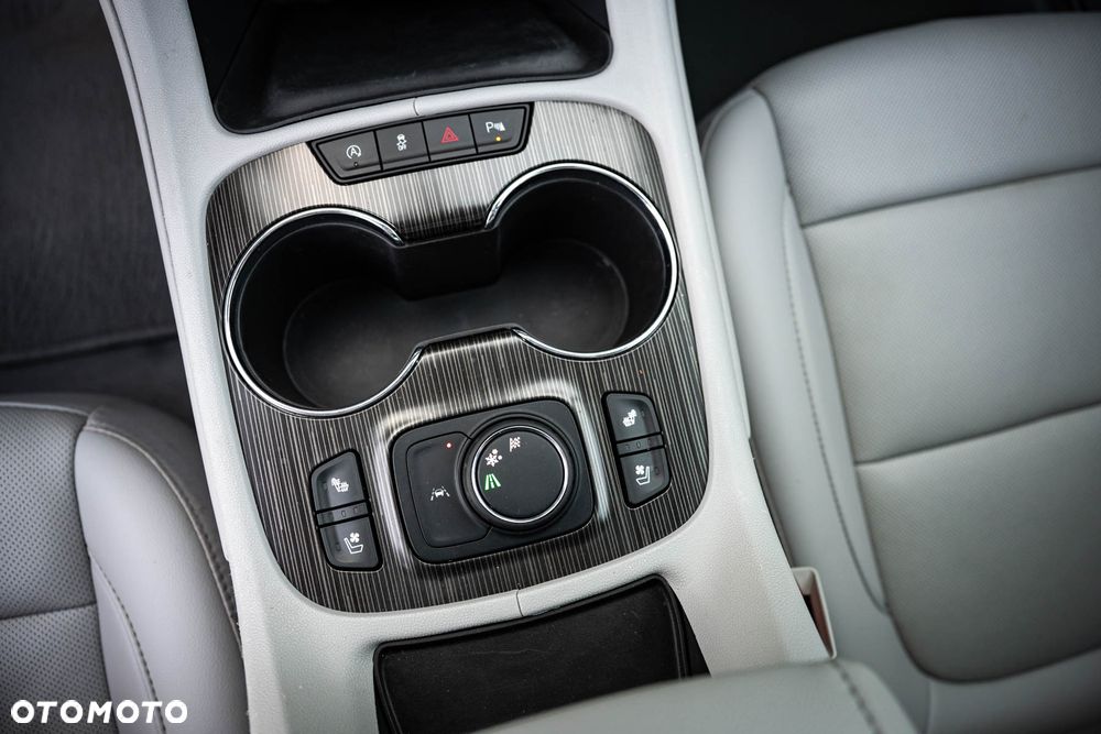 GMC Acadia - 33