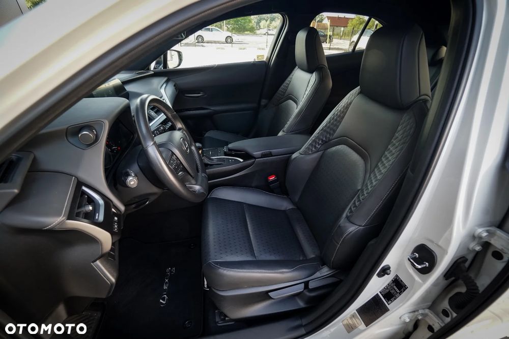 Lexus UX 250h GPF F Impression 2WD - 8