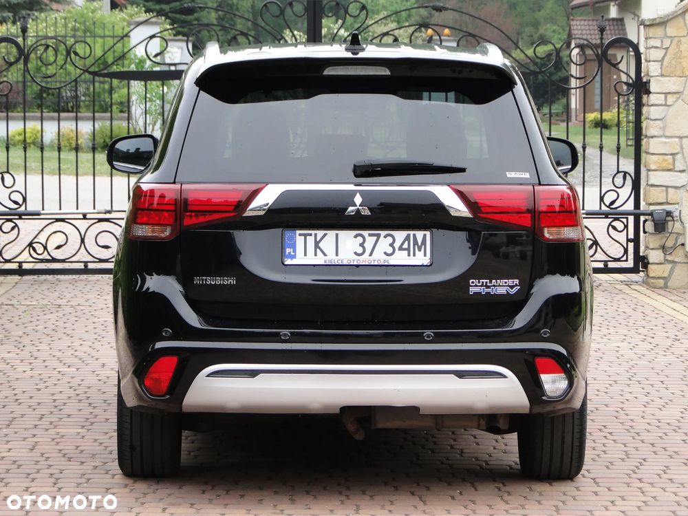 Mitsubishi Outlander Instyle + - 7