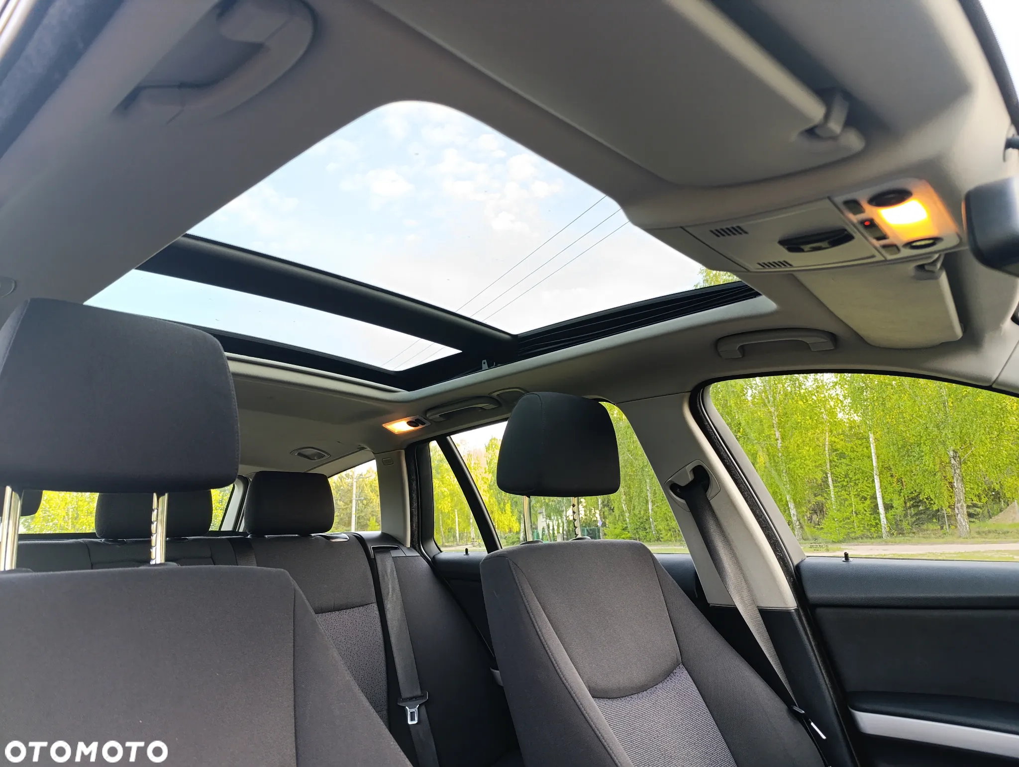 BMW Seria 3 320i Touring - 12