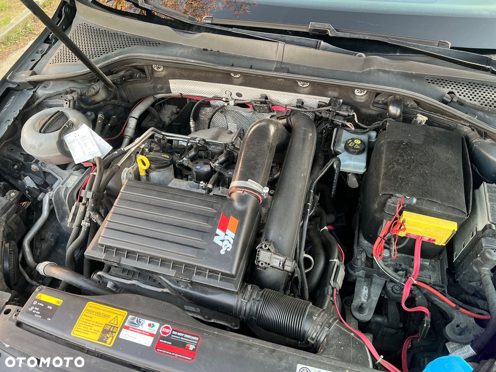 Volkswagen Golf 1.4 TSI Individual - 21