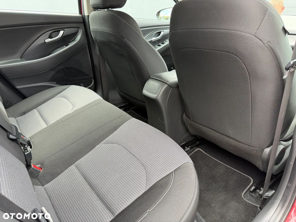Hyundai i30 1.5 DPI Classic + - 25