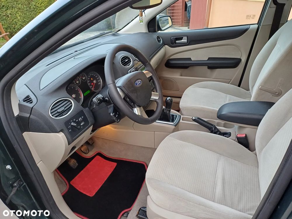 Ford Focus 1.6 Ti-VCT Ghia - 16