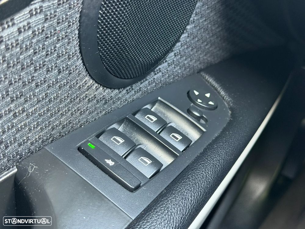 BMW 318 d Sport - 13