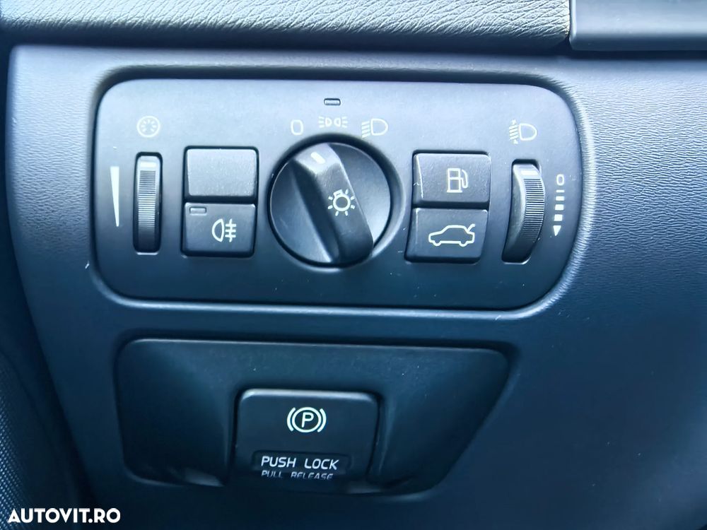 Volvo V60 D4 Geartronic Momentum - 19