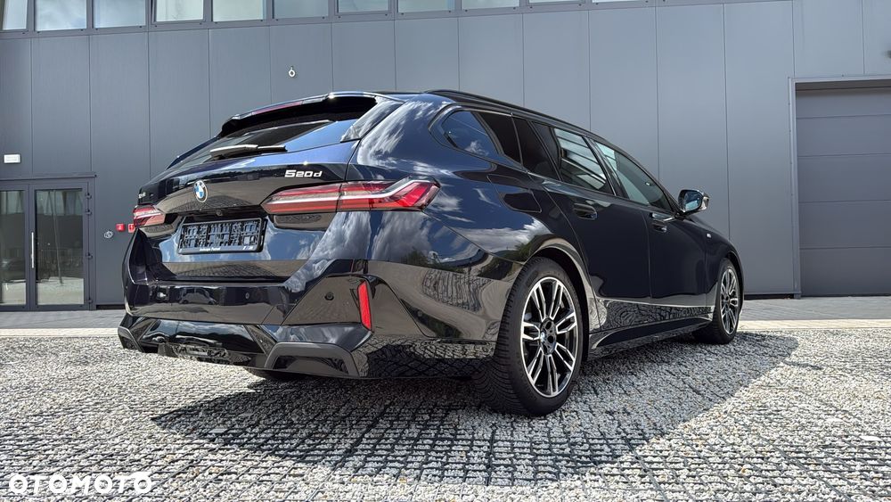 BMW Seria 5 520d xDrive - 13