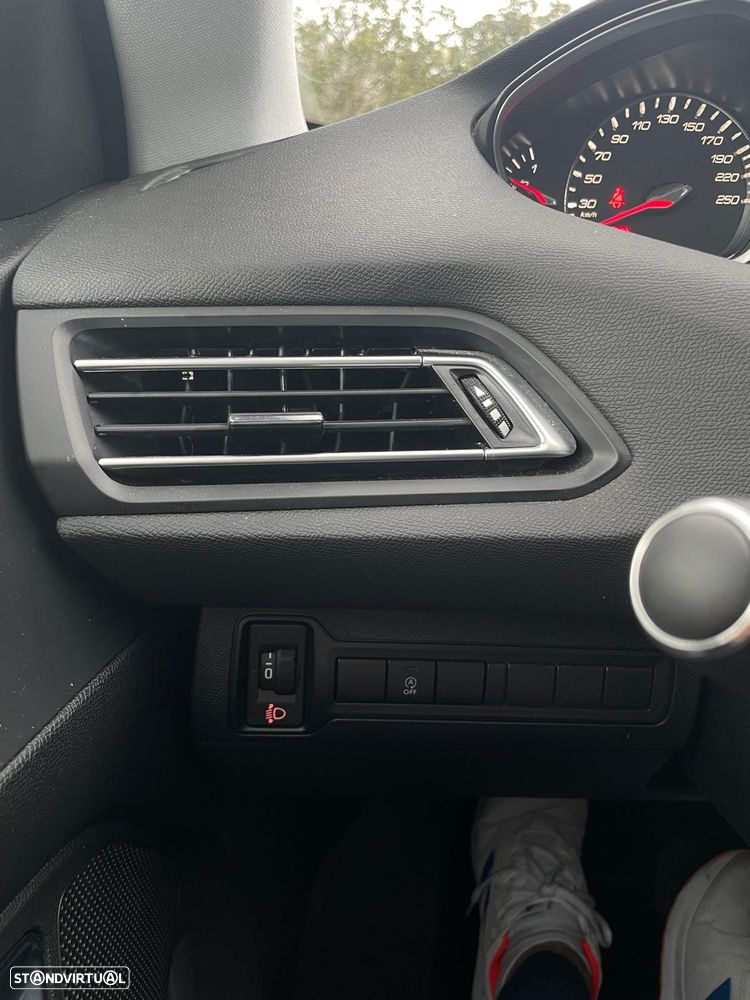 Peugeot 308 PureTech 110 Stop & Start Style - 16