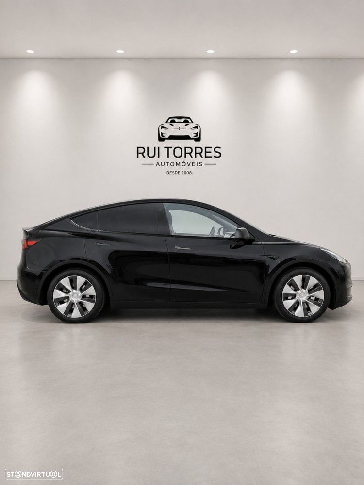 Tesla Model Y Long Range Dual Motor AWD - 8