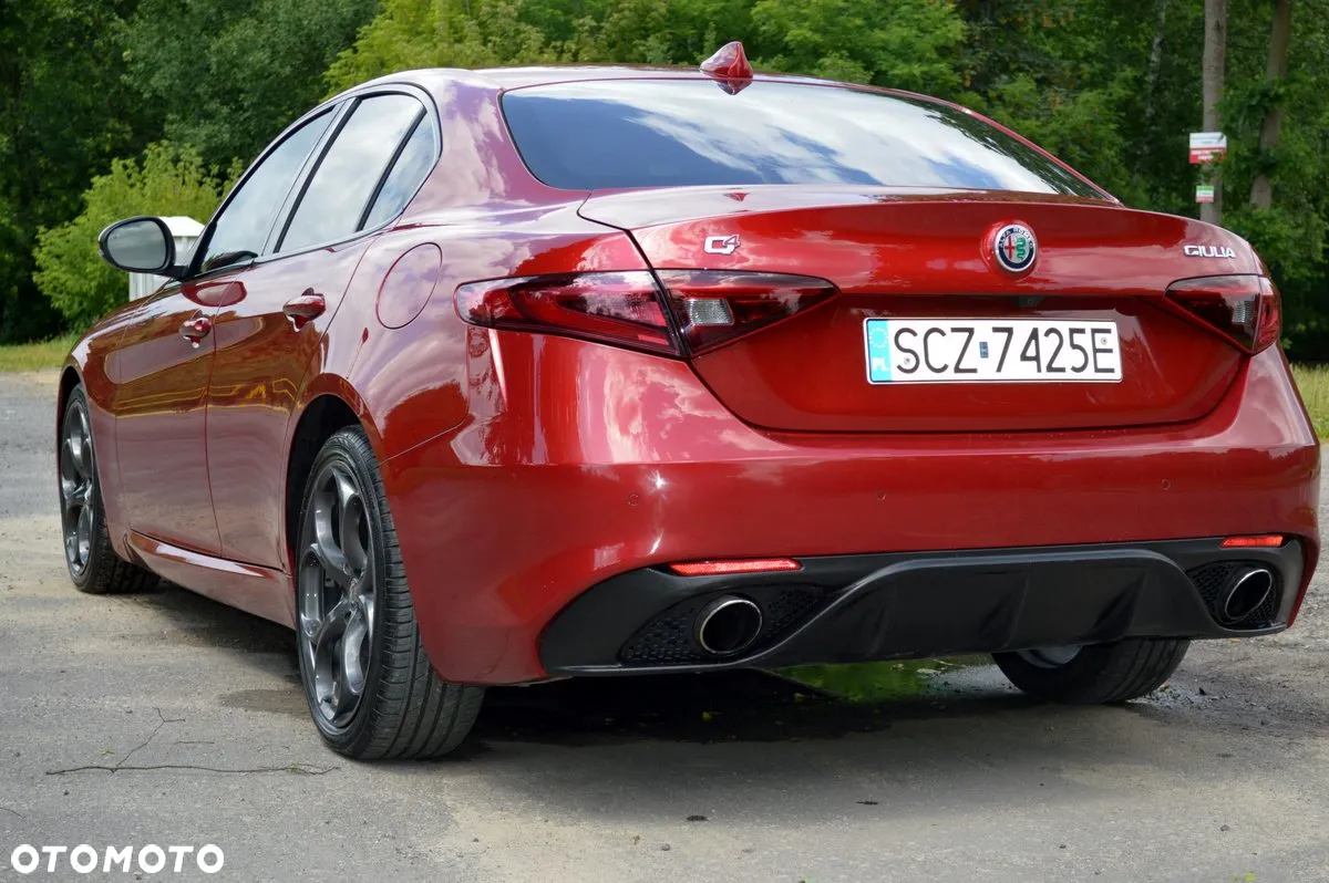 Alfa Romeo Giulia 2.0 Turbo 16V AT8-Q4 Veloce - 10