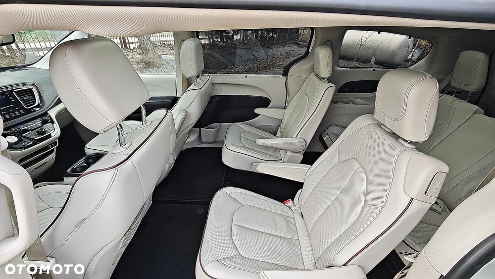 Chrysler Pacifica - 15