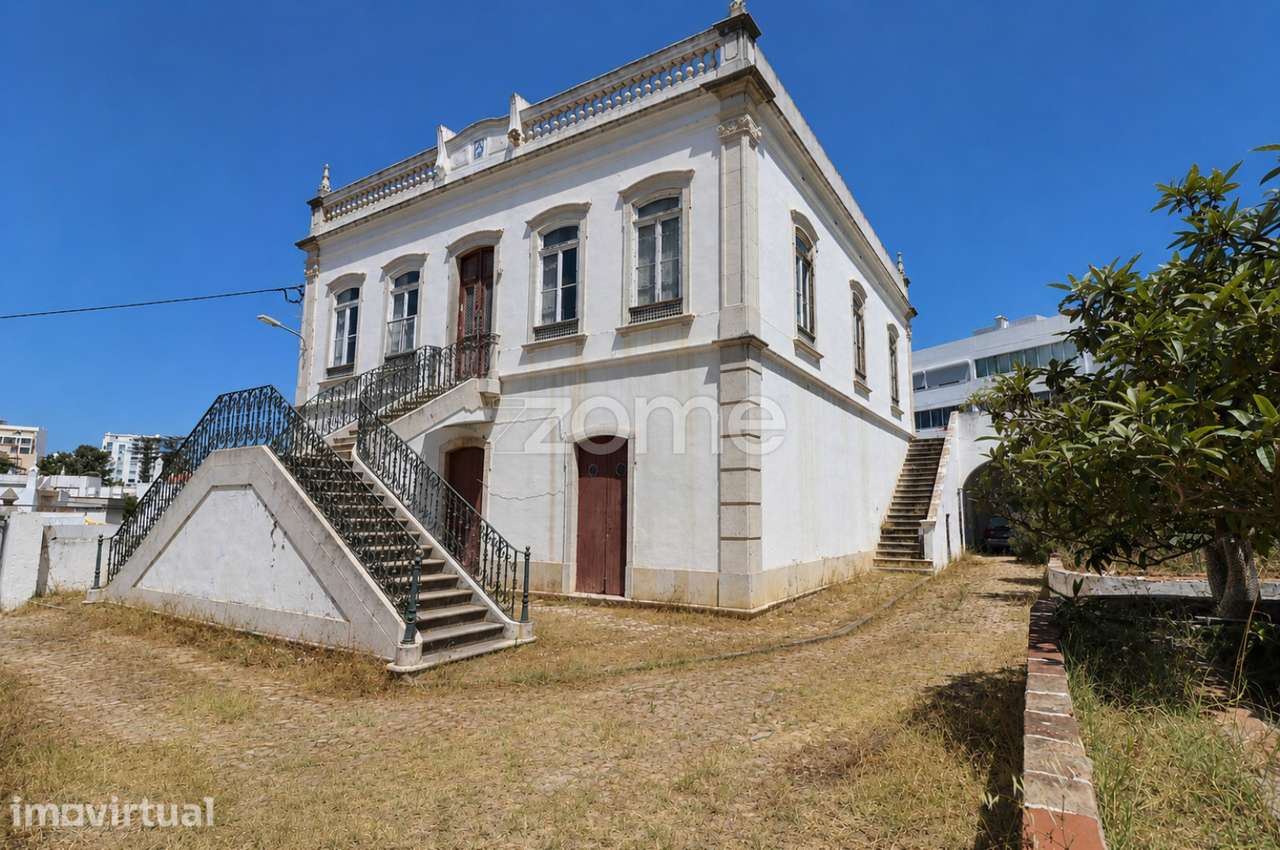 Palacete com Terreno no Centro de Olhão - Grande imagem: 2/20