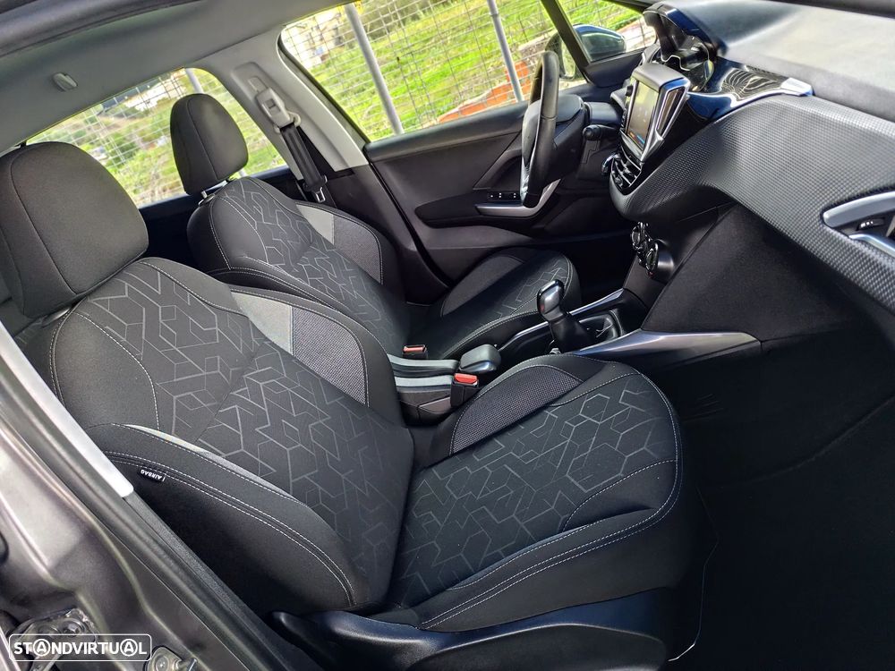 Peugeot 2008 1.6 BlueHDi Style - 38