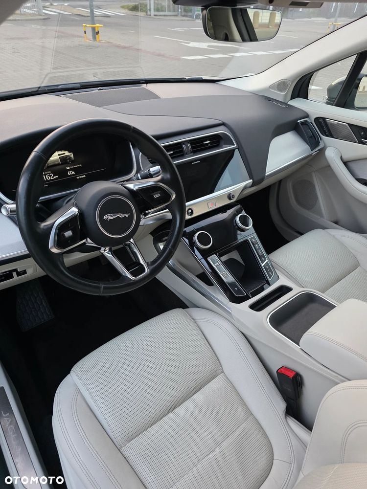 Jaguar I-Pace - 10
